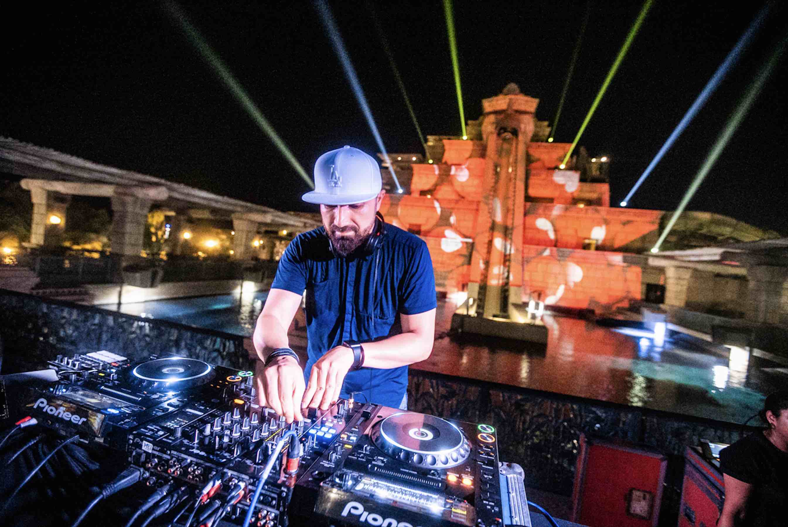 Aquaventure After Dark