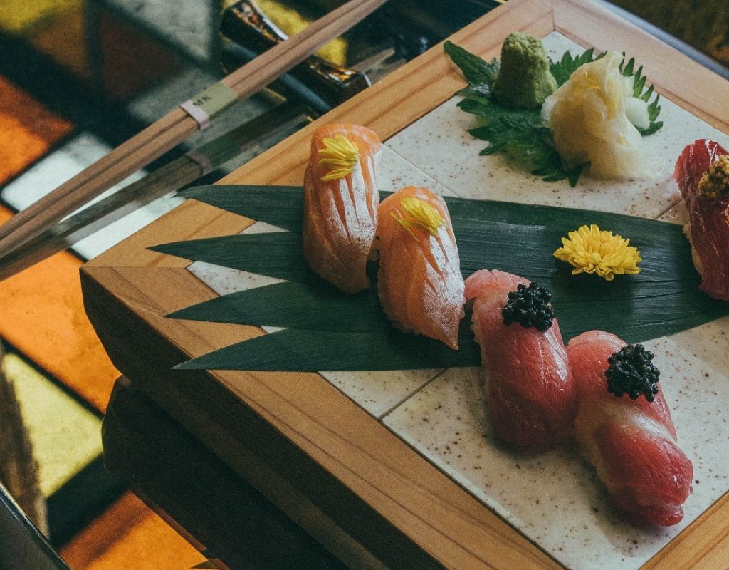 Mimi Kakushi Brunch