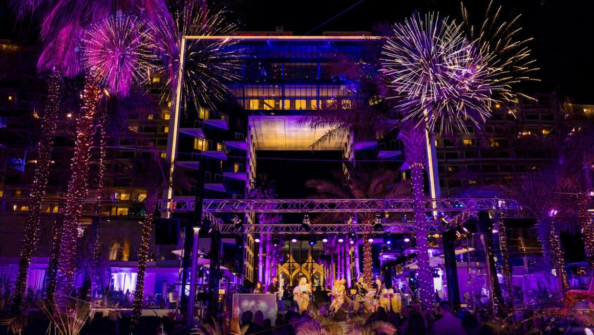 PRAIA | Amphitheater gala dinner