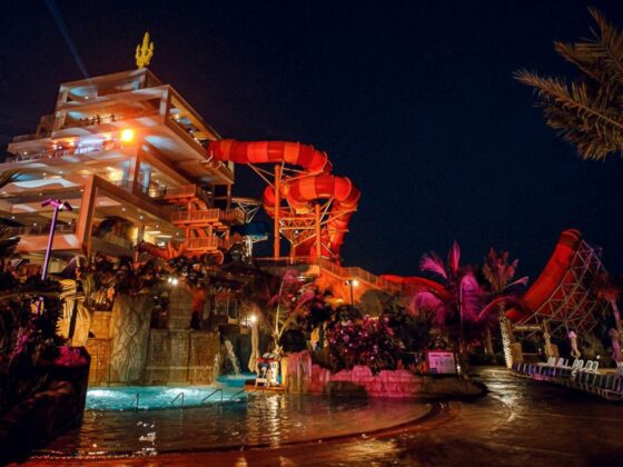 Aquaventure After Dark