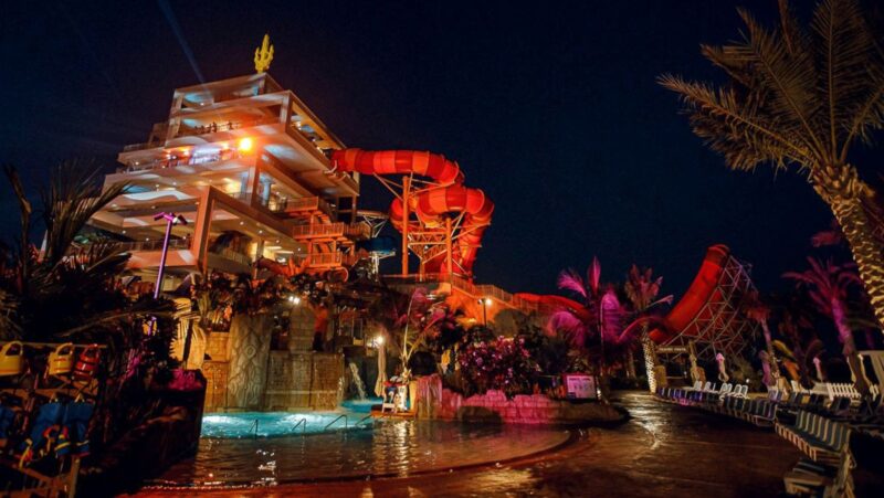 Aquaventure After Dark