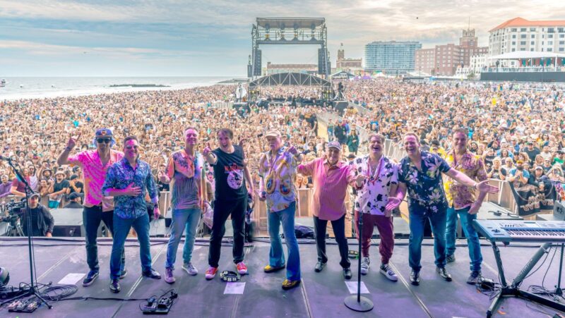 The Beach Boys live in Dubai
