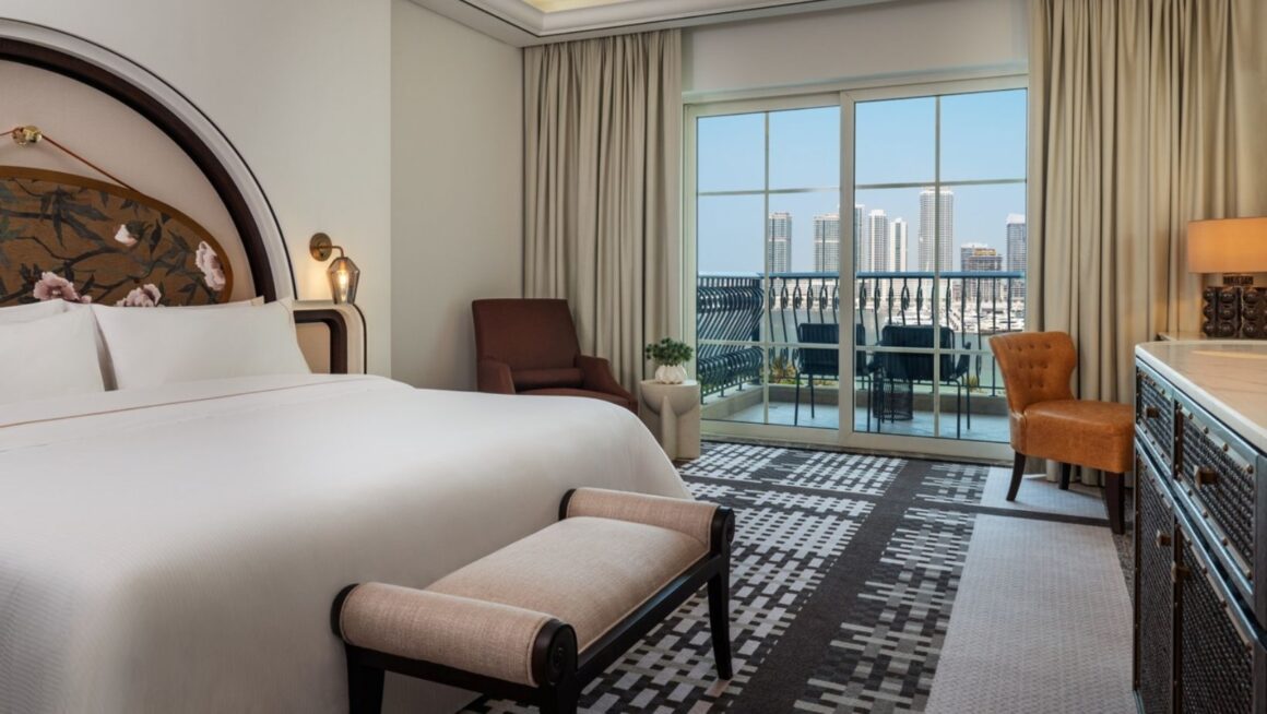 The Westin Dubai Mina Seyahi Beach Resort & Marina Club Suite Sea View Guest Room